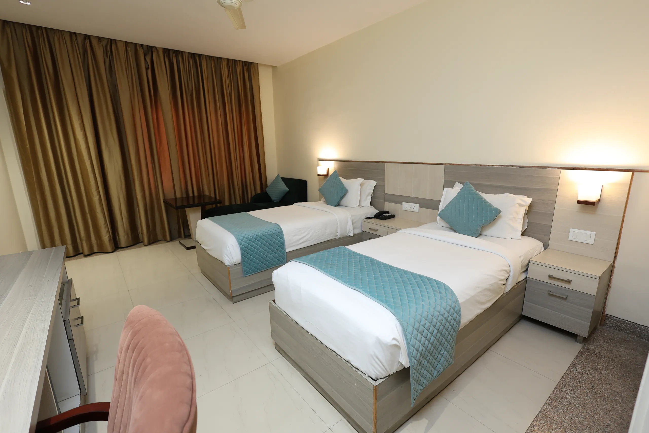 Deluxe Rooms Twin
