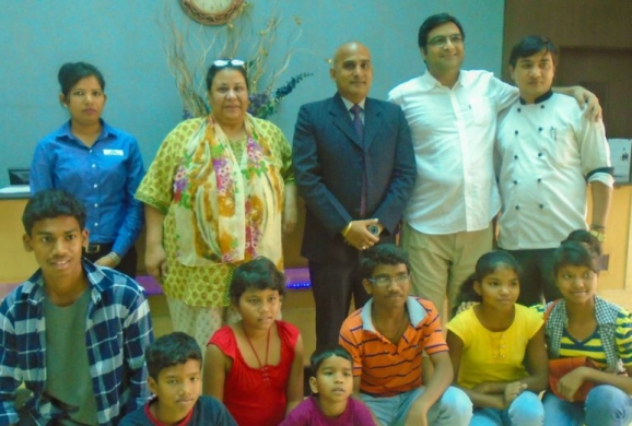 Divine-Angels-Academy--Gurugram-at-Days-Hotels-Neemrana-CSR-2017-3